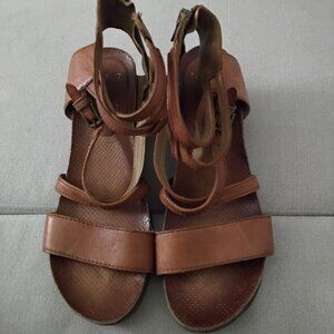 Miz mooz sandals size 9-91/2